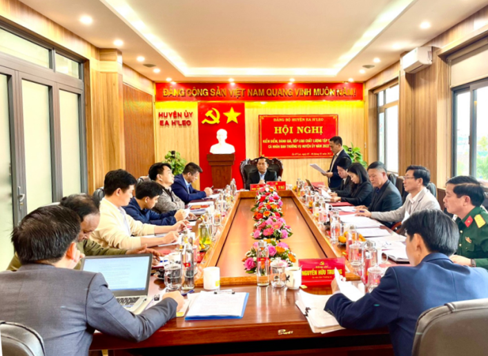 Ban Thường vụ Huyện ủy Ea H’leo tổ chức kiểm điểm, đánh giá, xếp loại chất lượng tập thể, cá nhân năm 2022